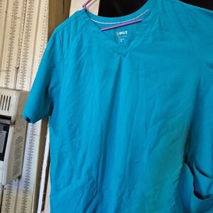 WonderWink Women’s Teal Short Sleeve V-Neck Medical Scrub Top